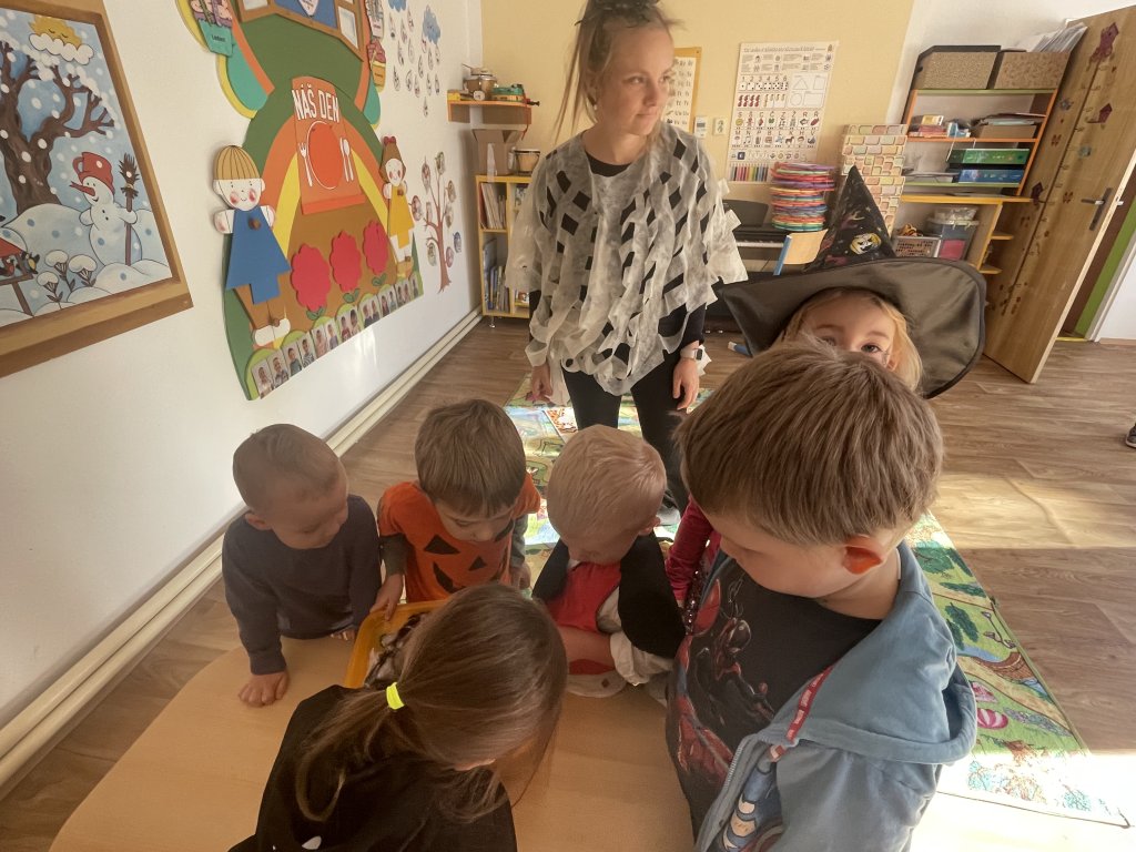 Halloweenský karneval