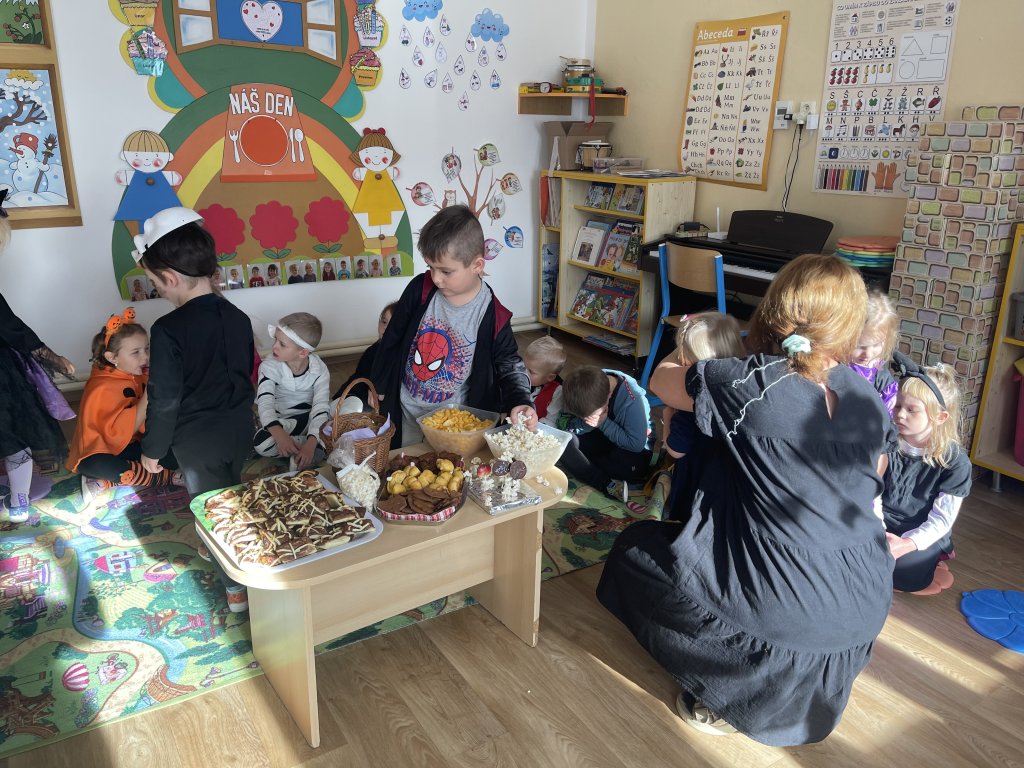 Halloweenský karneval