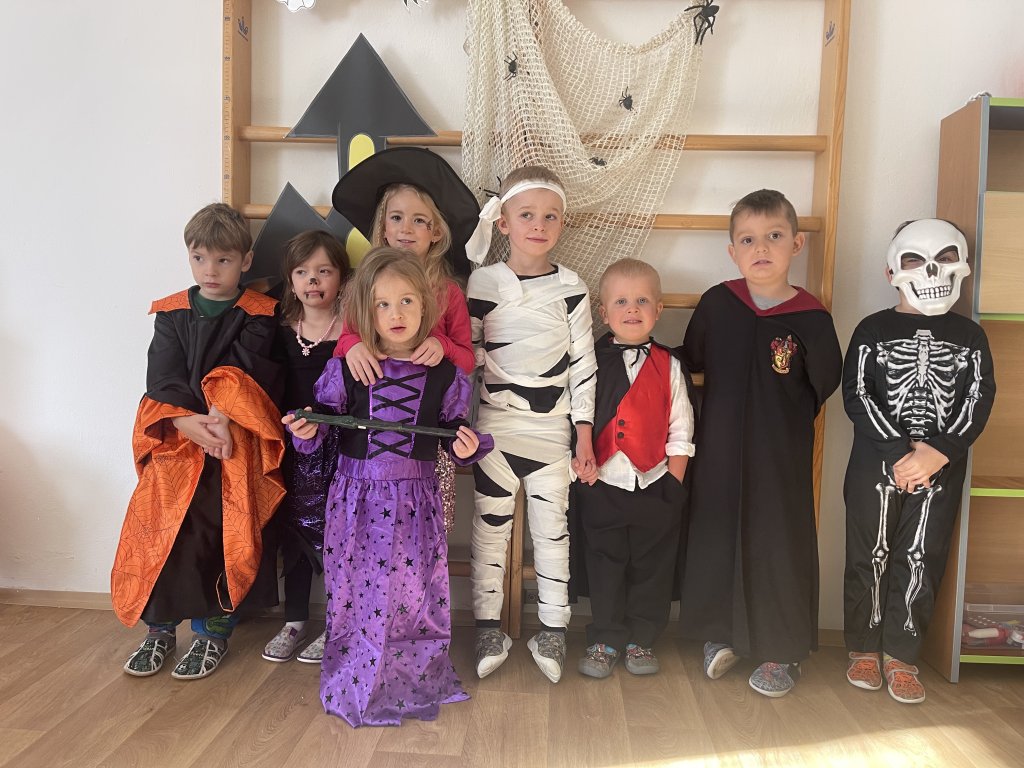 Halloweenský karneval