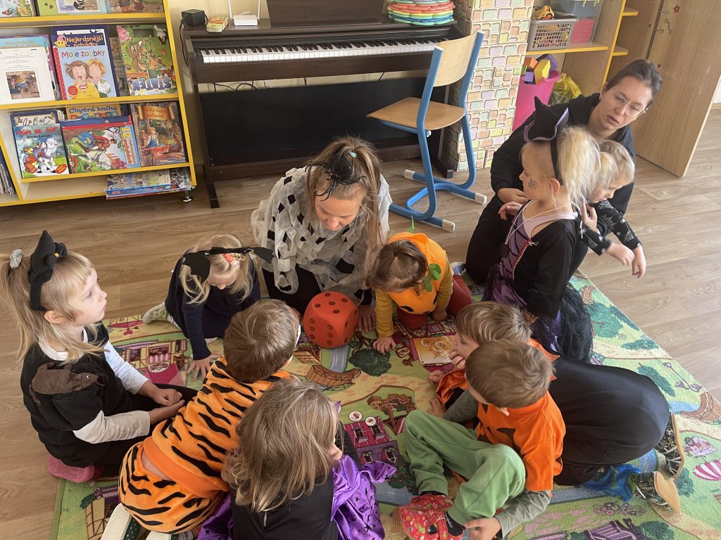 Halloweenský karneval