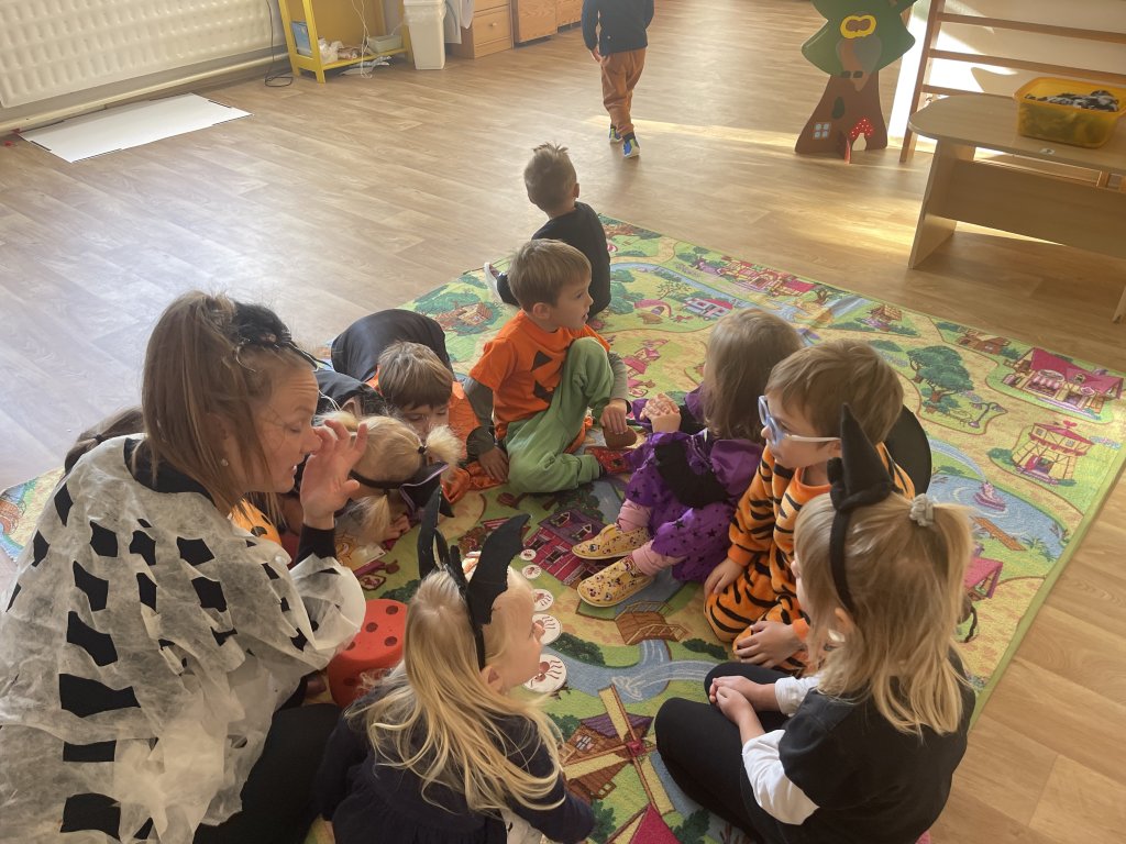 Halloweenský karneval