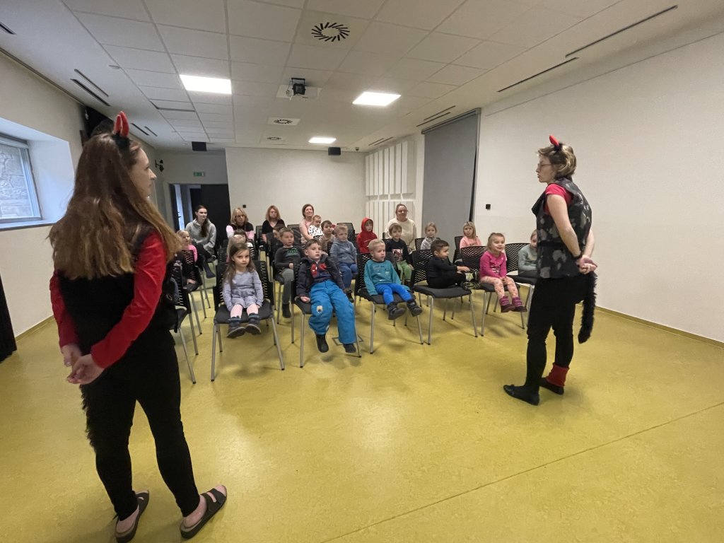 S čerty jsou žerty