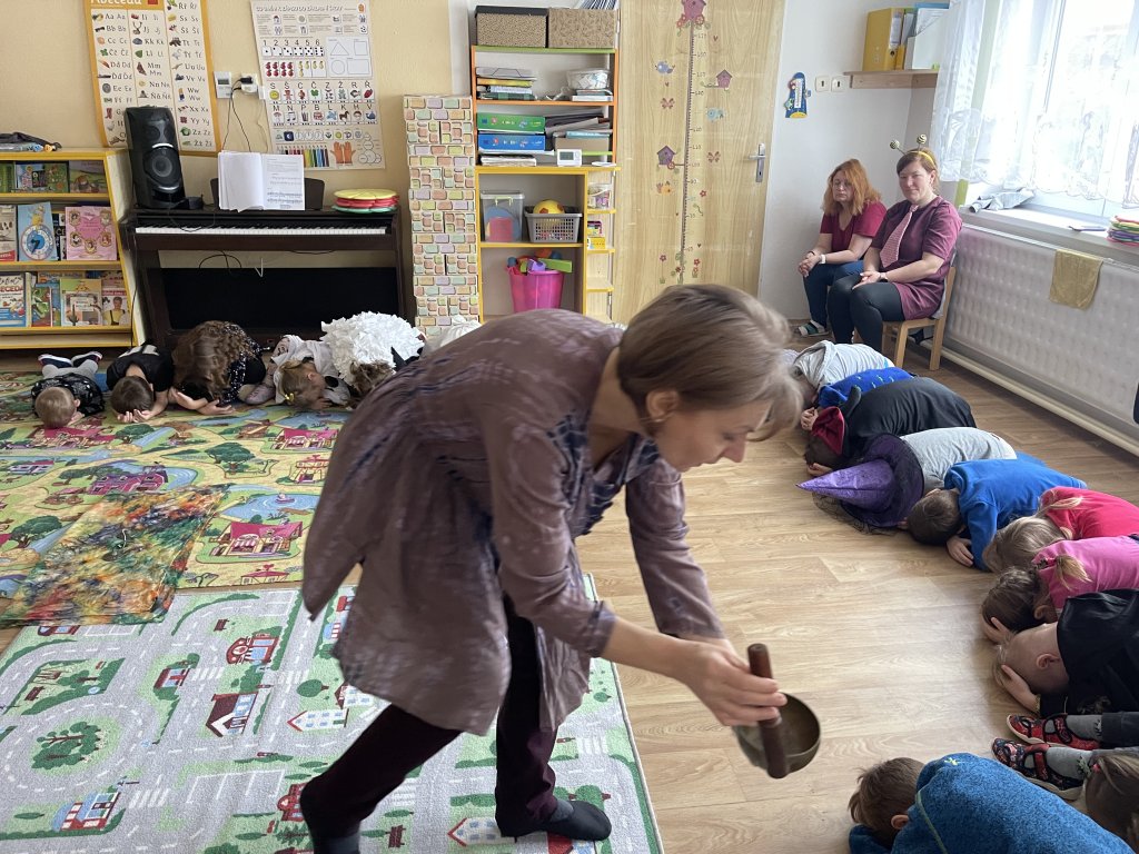 Muzikoterapie a Masopustní průvod