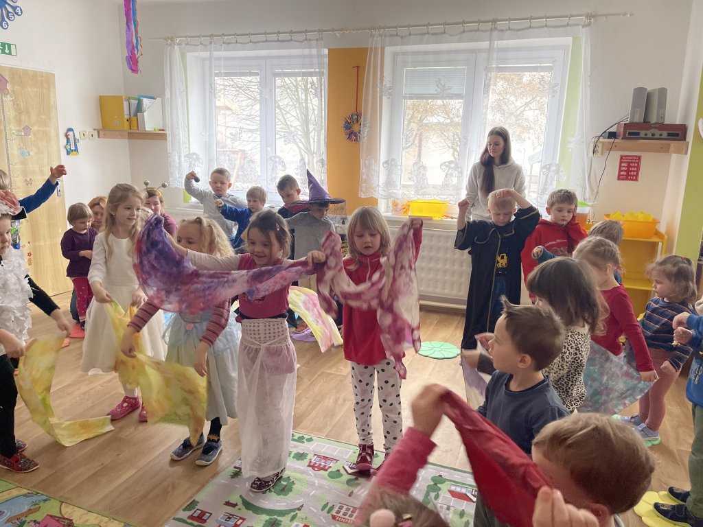 Muzikoterapie a Masopustní průvod