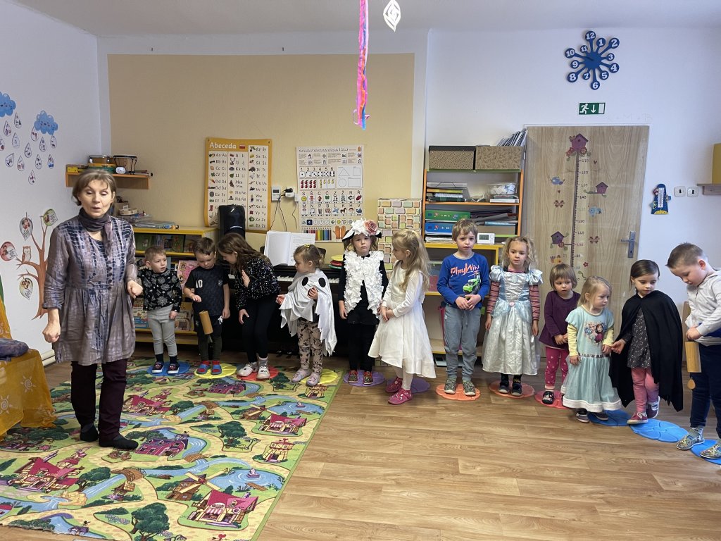 Muzikoterapie a Masopustní průvod