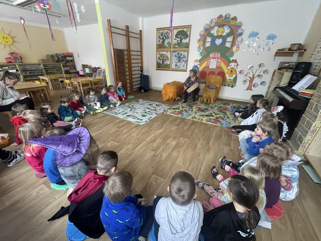 Muzikoterapie a Masopustní průvod