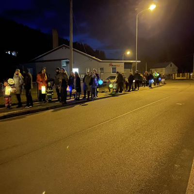 Promítání a lampionový průvod