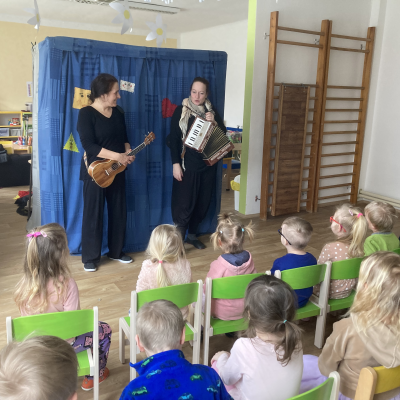 Z rozkvetlé louky - divadlo JOJO